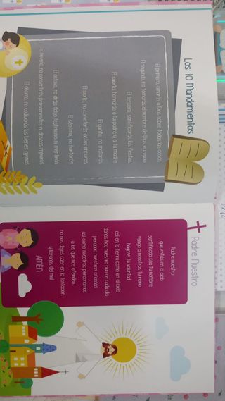 Libro comunion niña con maletin
