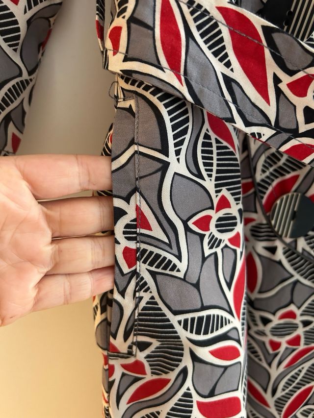 Gabardina o Trench con estampado floral S/M