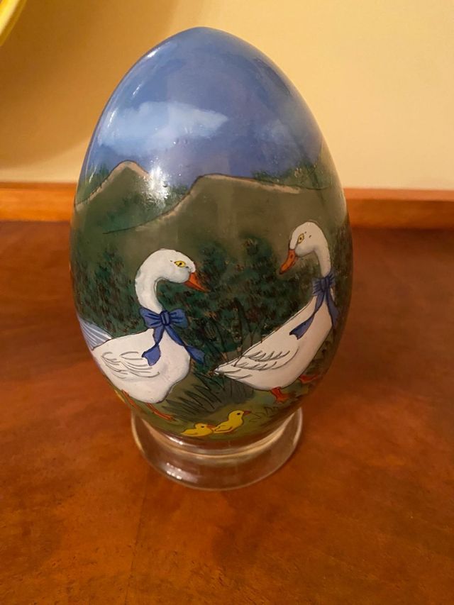 Collezione di uova in metallo