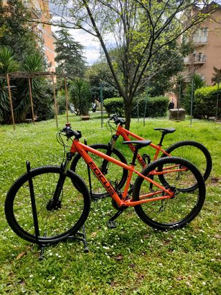 2 Bici Focus Whistler 3.5 29”. 1 Bici euro 400