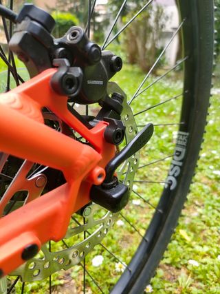 2 Bici Focus Whistler 3.5 29”. 1 Bici euro 400