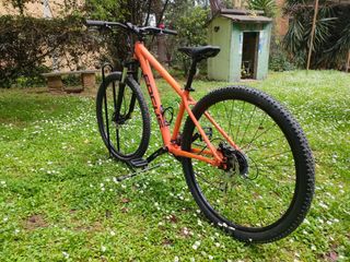 2 Bici Focus Whistler 3.5 29”. 1 Bici euro 400