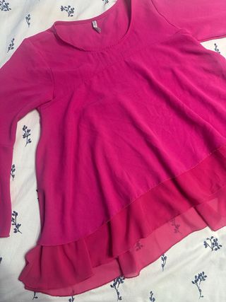 Blusa fucsia con vuelo Talla 4 Como nueva