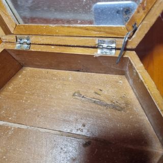 Caja exagonal antigua