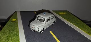 Colección coches escala 1 43 Seat 600 Policia