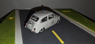 Colección coches escala 1 43 Seat 600 Policia