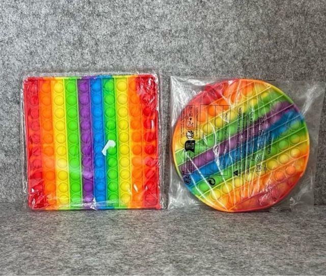 2 BRINQUEDOS SENSORIAIS POP/IT