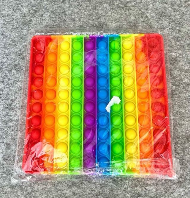 2 BRINQUEDOS SENSORIAIS POP/IT