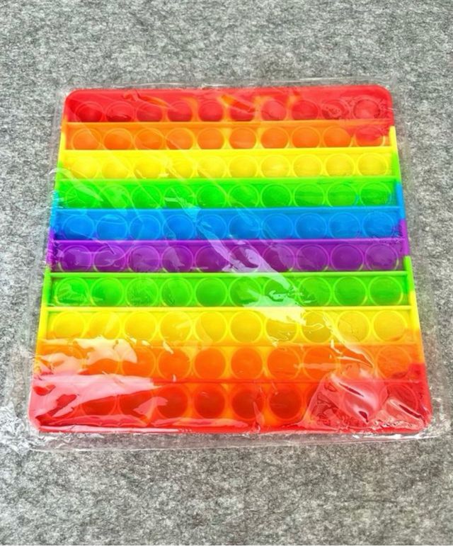 2 BRINQUEDOS SENSORIAIS POP/IT