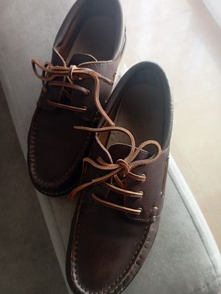 Zapato náutico de piel 