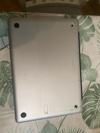 Macbook a1278 133”
