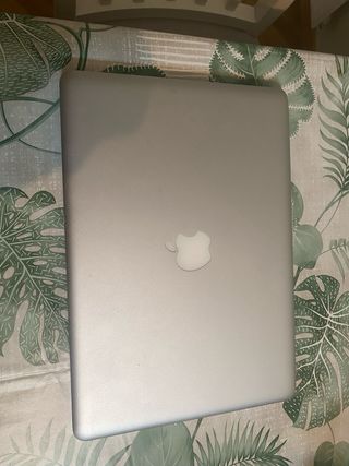 Macbook a1278 133”