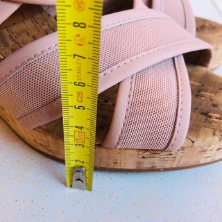 Sandalias cuña Bimba Y Lola