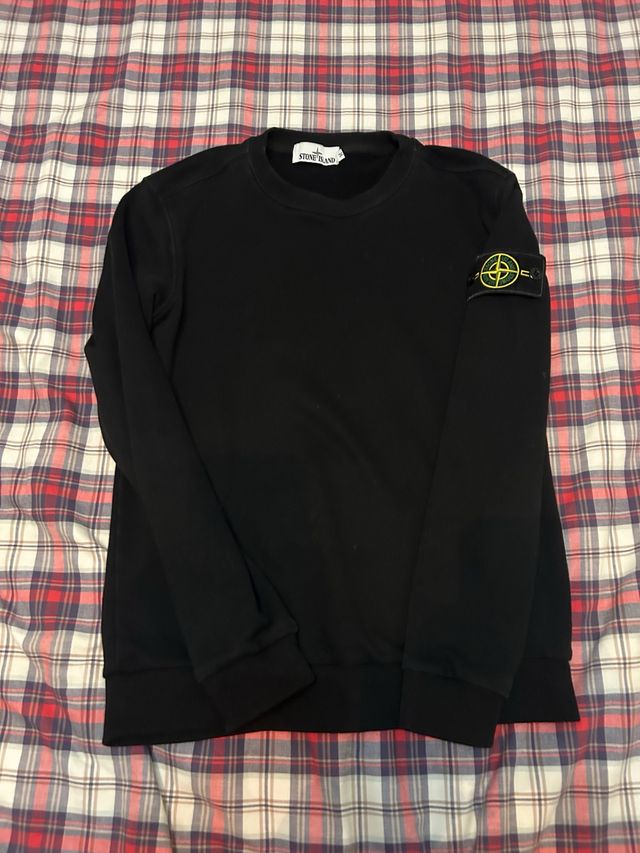 sudadera stone island negra