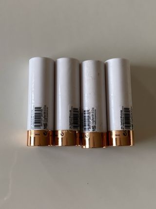 Cuatro unidades pintalabios essence