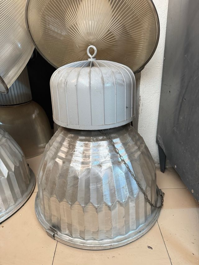 Focos industriales de techo halogenos 250W