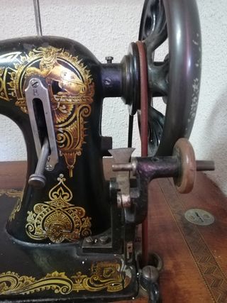 Maquina de coser Antigua Fabril Valenciana