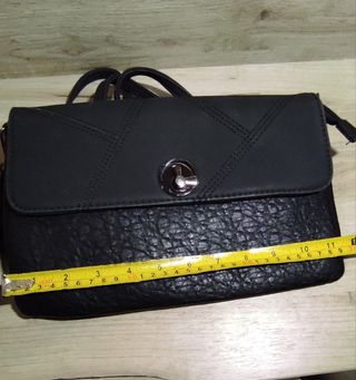 Mini borsa nera a tracolla