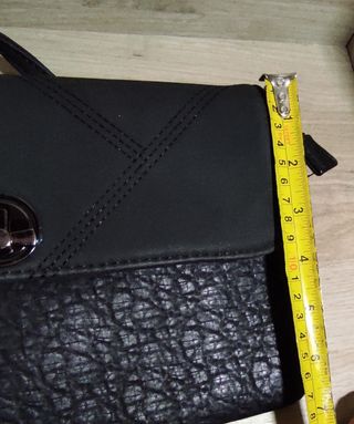 Mini borsa nera a tracolla