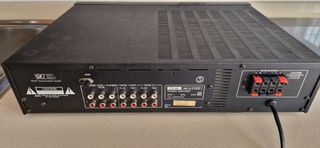 Amplificador HIFI de la marca TEAC modelo A-X550