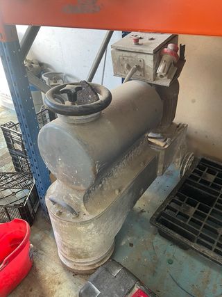 Maquina de pulimentar suelos