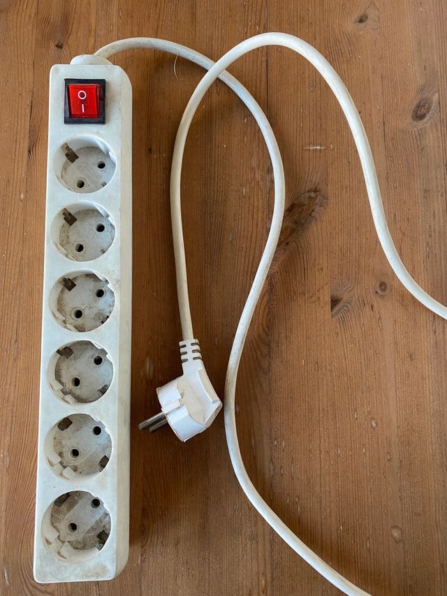 Regleta 4 enchufes con interruptor