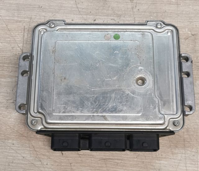 0281011561 CENTRALITA MOTOR (1)