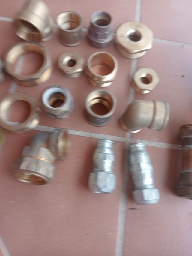 Lote de piezas grandes de latón