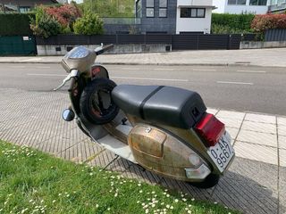Vespa T5 125 cc.