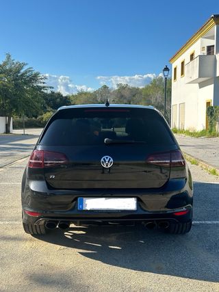 Volkswagen Golf 7 R