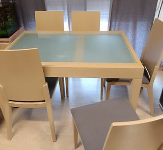 Mesa comedor extensible de cristal ,sin sillas