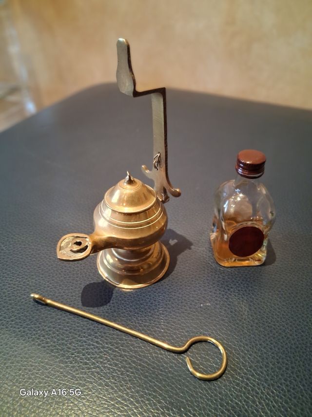 Lamparilla de aceite en laton