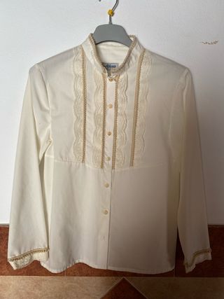 Conjunto camisa y falda Nekenia