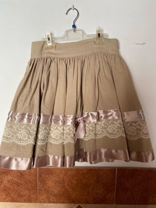 Conjunto camisa y falda Nekenia