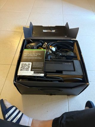 Accessori completi per Xbox One da 500 GB nella sua confezione