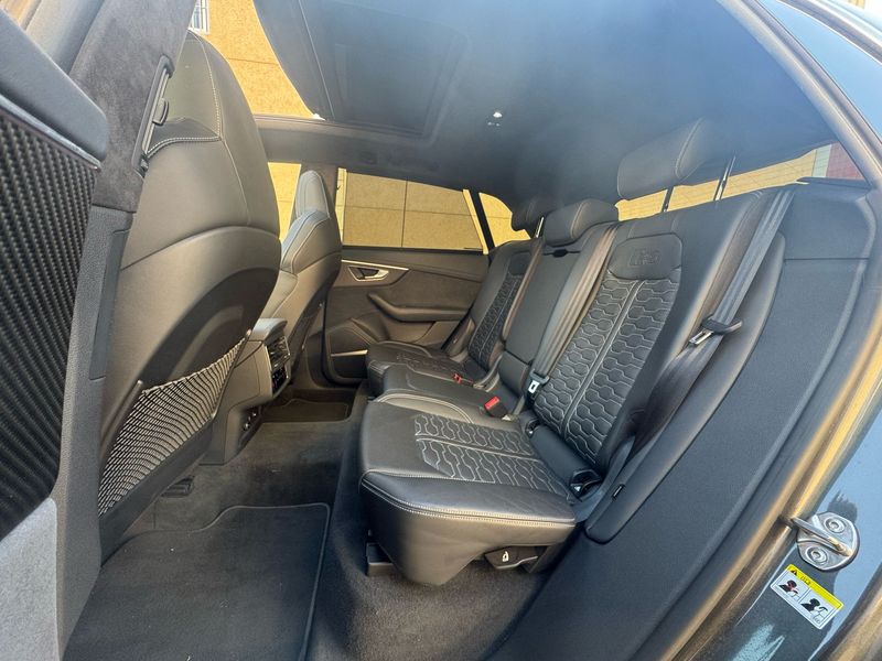Audi Q8 2020, foto 8