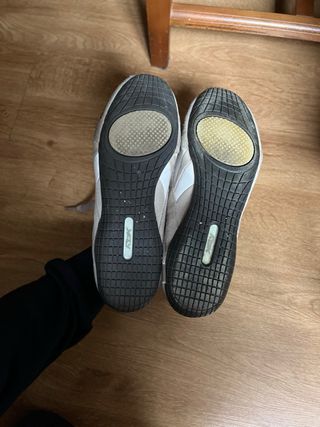 Zapatillas Reebok 37.5 natural gamuza. 