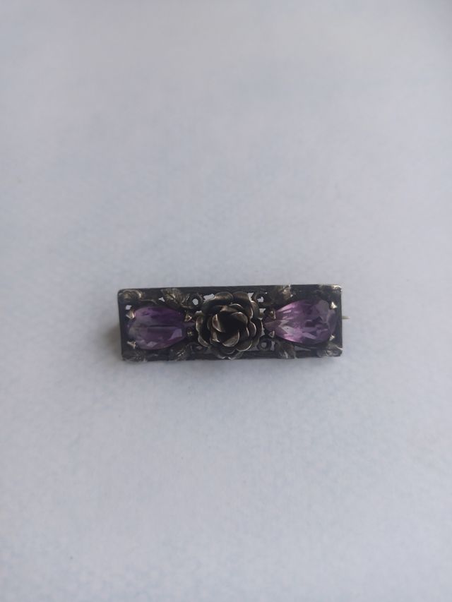 Spilla antica in argento e ametista