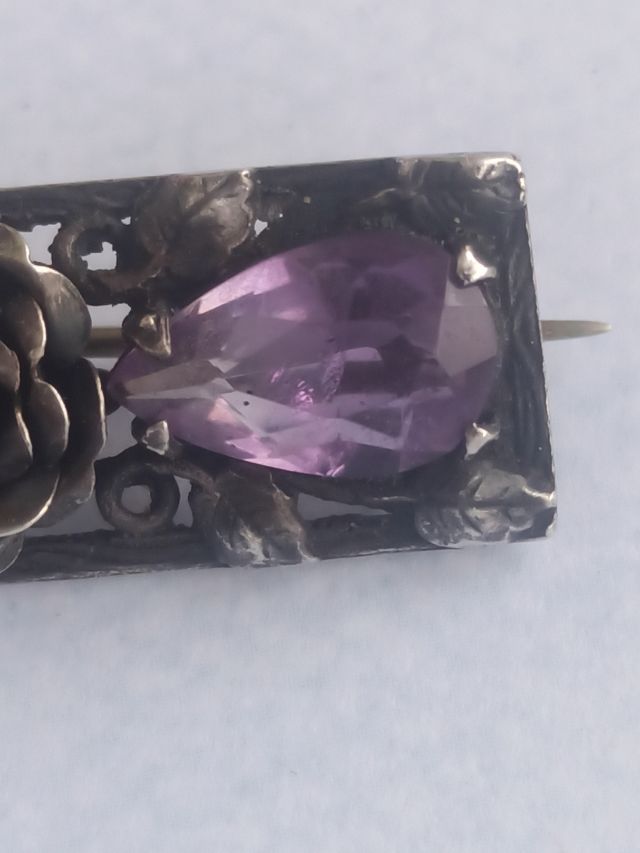 Spilla antica in argento e ametista