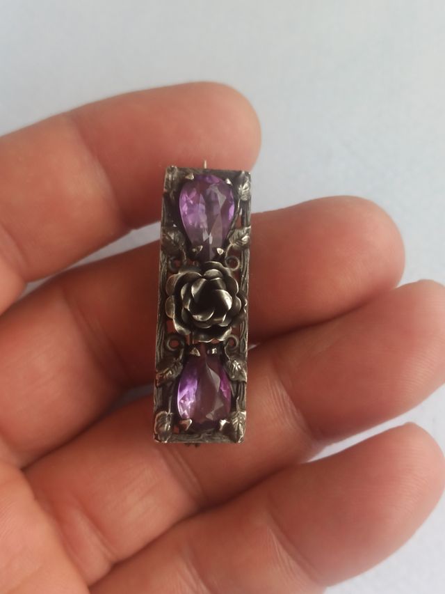 Spilla antica in argento e ametista