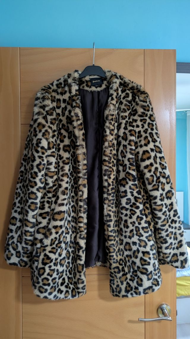 Abrigo imitación leopardo