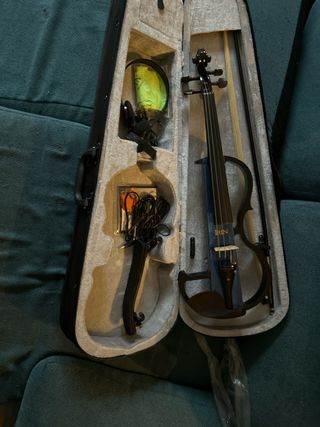 Violin semi electrico
