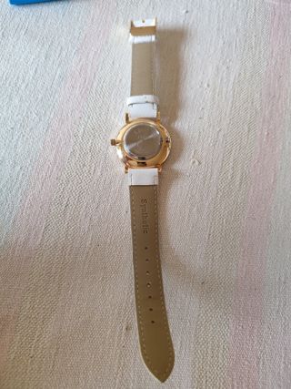 Reloj blanco y dorado LBVYR "brilli"