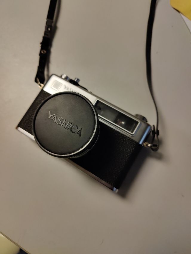 Yashica MG 1