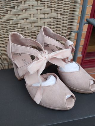 Zapatos rosas de tacón Talla 38