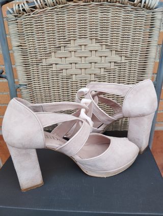 Zapatos rosas de tacón Talla 38