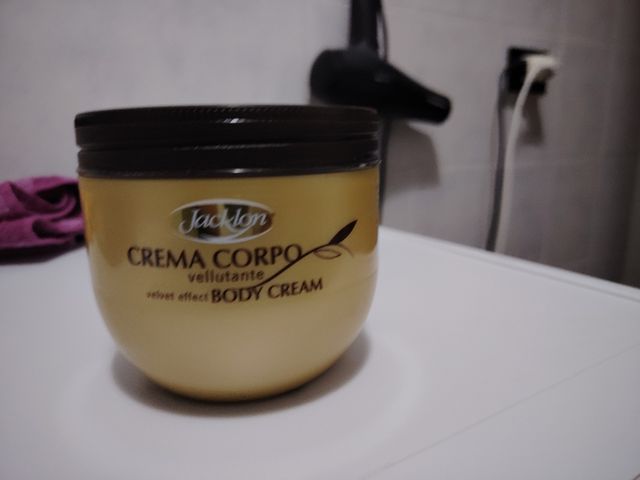Crema corpo da 500ml nuova mai aperta. 