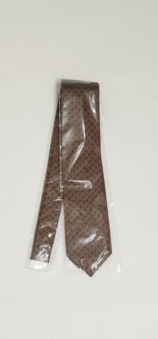 Corbata de seda artificial NUEVA