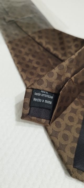 Corbata de seda artificial NUEVA