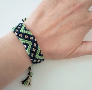 Bracciale macramè blu e verde